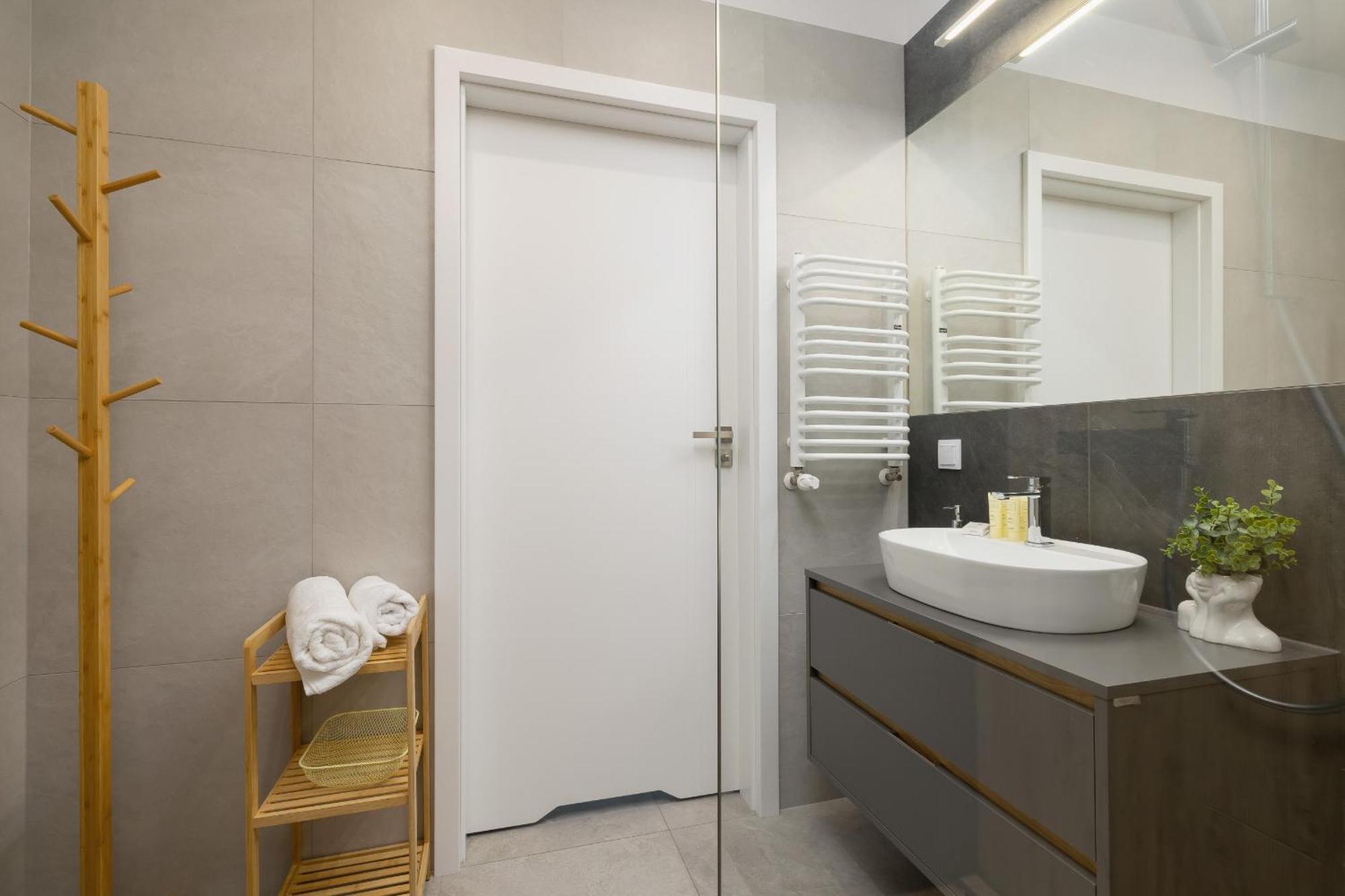 Stylowy Apartament Z Dwiema Sypialniami Balkonem I Parkingiem By Noclegi Renters كاتوفيتسه المظهر الخارجي الصورة